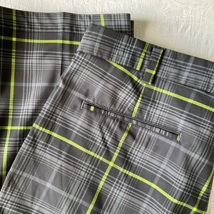 NIKE Golf Pants Golf Tour Performance Dri-Fit Grey Green Plaid 34 x 32*